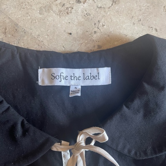 Black Puff Sleeve Blouse with Ribbon Detail - Picture 2 of 5